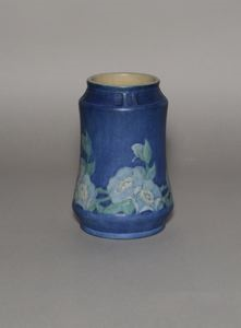 Image of Vase with Cherokee Flower Design