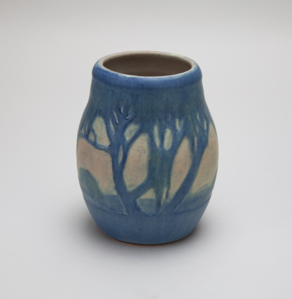 Image of Vase with Live Oak and Moss Landscape Design
