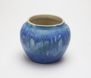 Image of Vase with Louisiana Landscape, Moss and Oak Design
