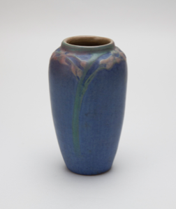 Image of Vase with Bud design