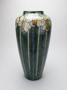Image of Vase with Stylized Jonquil Design