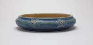Image of Bowl with Daffodil Design