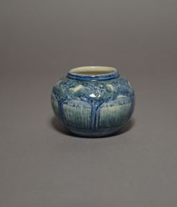 Image of Small Vase with Oak Tree Design