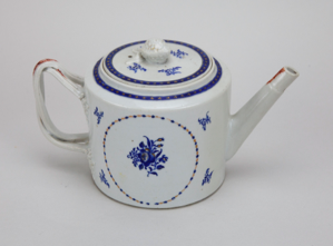 Image of Teapot, with lid