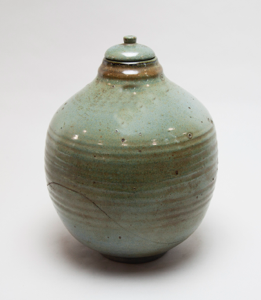 Image of Vase, lidded